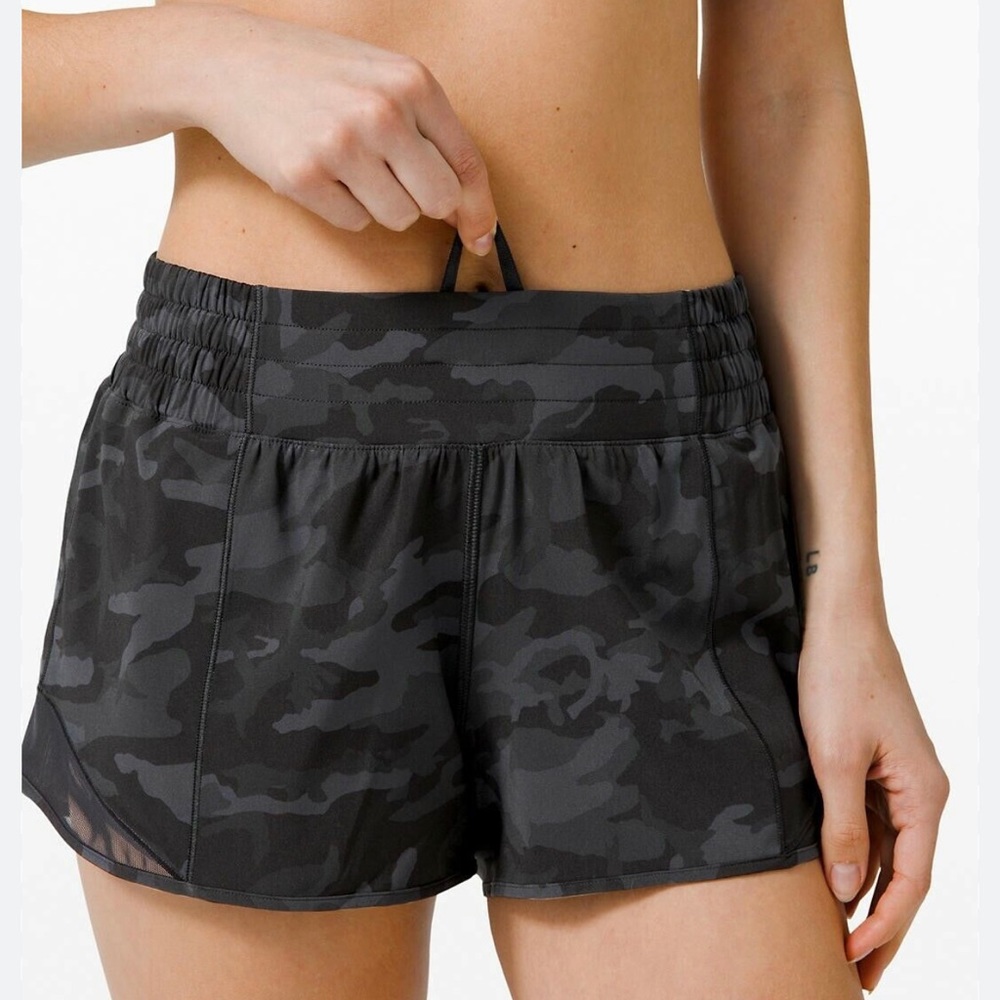 4” hottie hot shorts size 6 only worn a few times didn’t fit